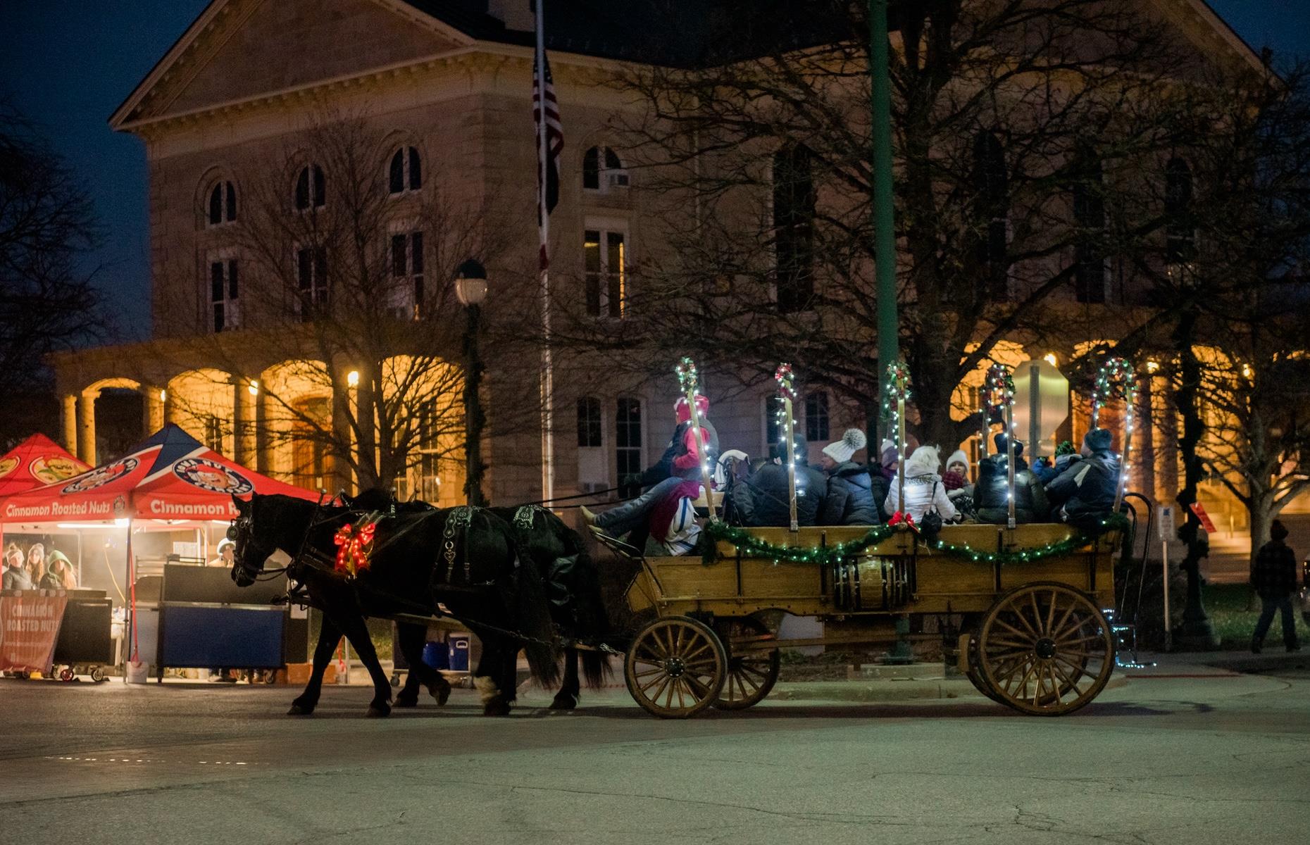 Iowa: Winter Solstice Market, Winterset 